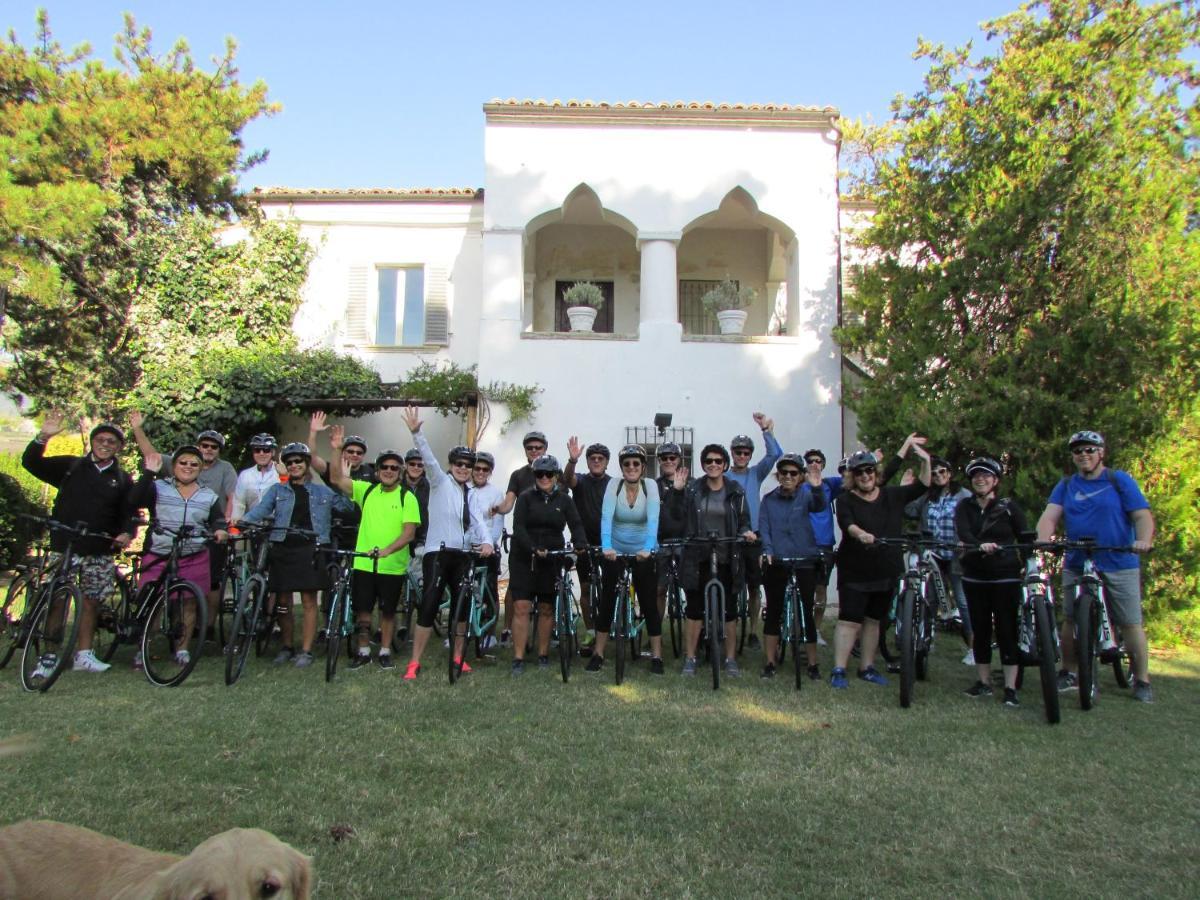 Agriturismo "Borgo Madonna Degli Angeli" - Charming Cottages In The Gardens ! 토코 다 카사우리아 외부 사진